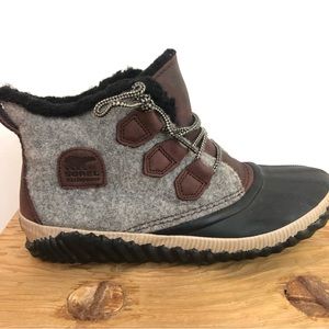 SOREL Out ‘N About Waterproof Brown Leather Boots with Felt Shearling Size 10